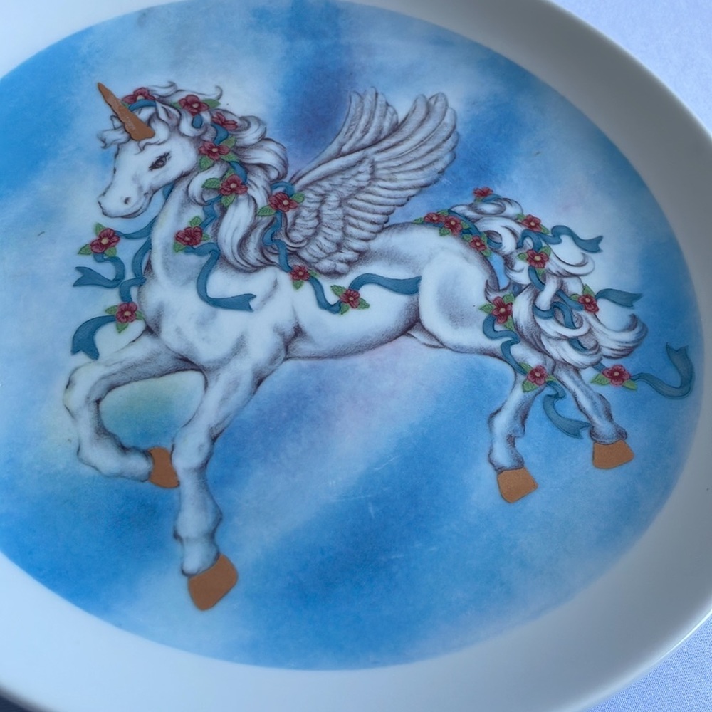 90’s Majestic Unicorn Plate Magical Moments - Picture 2 of 3